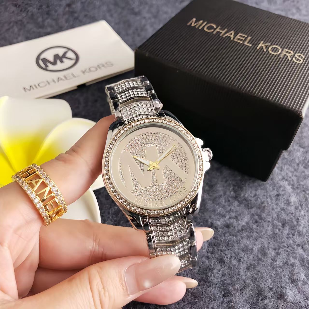 Michael Kors New Fashionable a - Luxury Watch Photo review and price