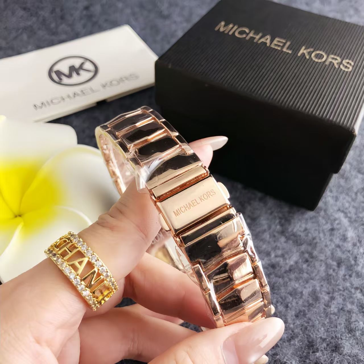 Michael Kors New Fashionable a - Luxury Watch Photo review and price