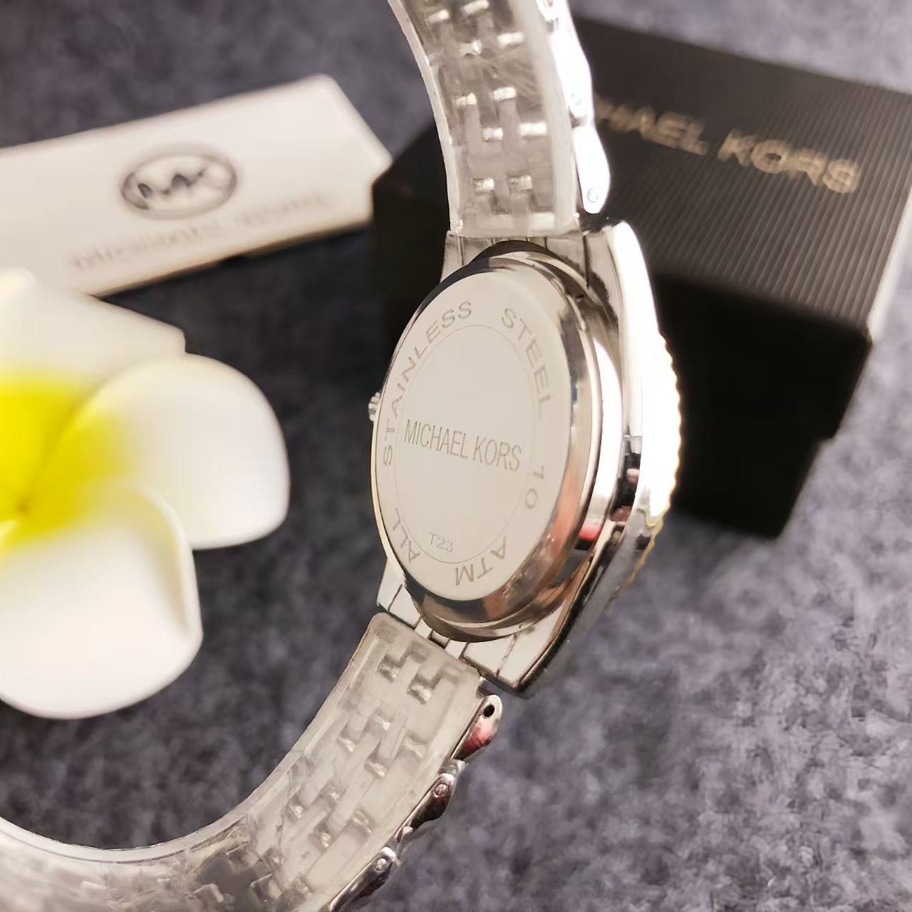 Michael Kors Luxury Rose Gold  - Luxury Watch Photo review and price
